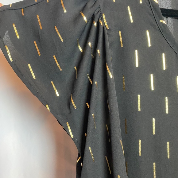 Torrid Womenʻs Plus Size Black & Gold Metallic Short Sleeve Blouse Size 3 - Picture 2 of 7